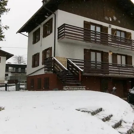 Fiocco Di Neve 아지아고