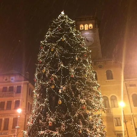 Fiocco Di Neve 게스트하우스 아지아고